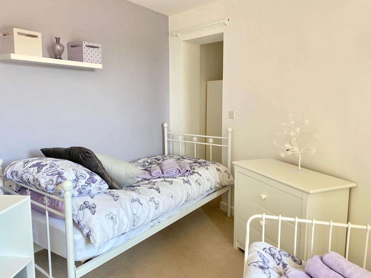 One Of The Best Properties In Lyme! Breathtaking Views Across The Whole Bay. 3 Stories With 2 Tier Veranda Around The Property. Sleeps 6 Λάιμ Ρέγκις Εξωτερικό φωτογραφία