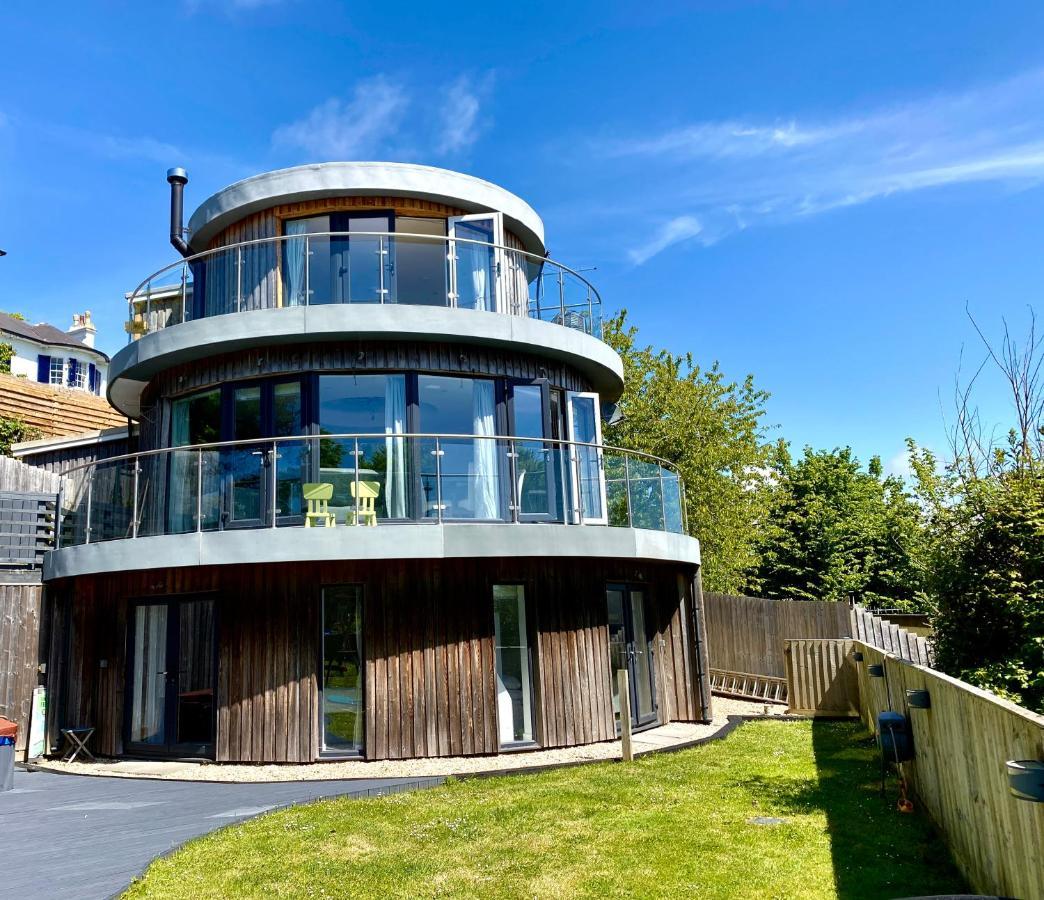One Of The Best Properties In Lyme! Breathtaking Views Across The Whole Bay. 3 Stories With 2 Tier Veranda Around The Property. Sleeps 6 Λάιμ Ρέγκις Εξωτερικό φωτογραφία