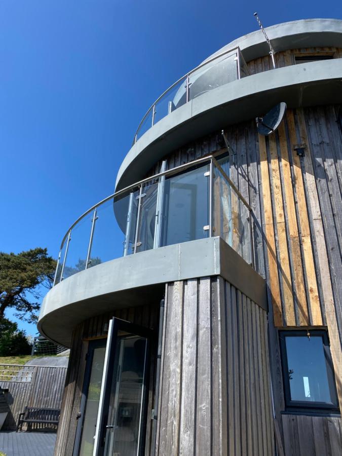 One Of The Best Properties In Lyme! Breathtaking Views Across The Whole Bay. 3 Stories With 2 Tier Veranda Around The Property. Sleeps 6 Λάιμ Ρέγκις Εξωτερικό φωτογραφία